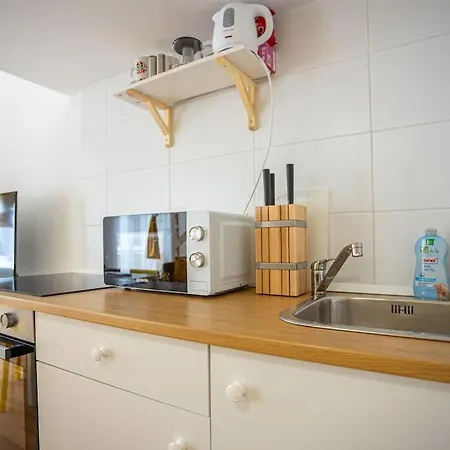 شقة Two Bedroom Gallery Flat In The Akacfa Str. بودابست