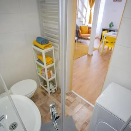 شقة Two Bedroom Gallery Flat In The Akacfa Str. *